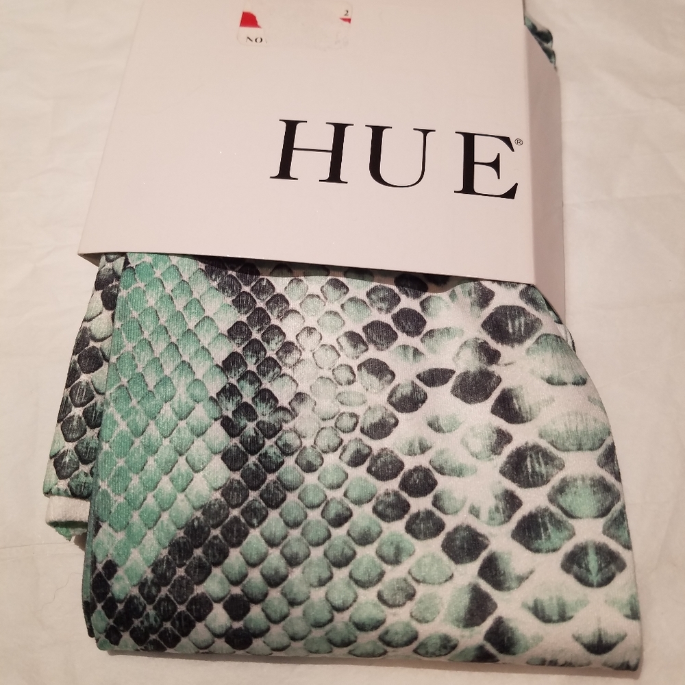 HUE Stockings Snake Skin Ribbed 5 pairs sz. 3 M/L